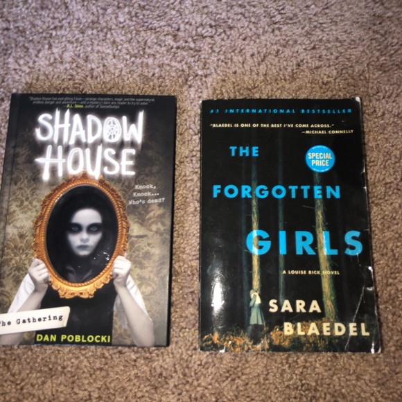 Books 📚 - Picture 4 of 8